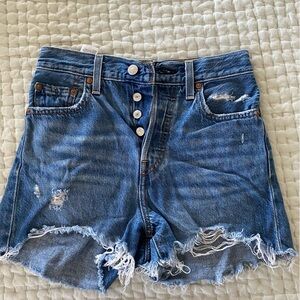 Levi’s rib cage shorts, size 25